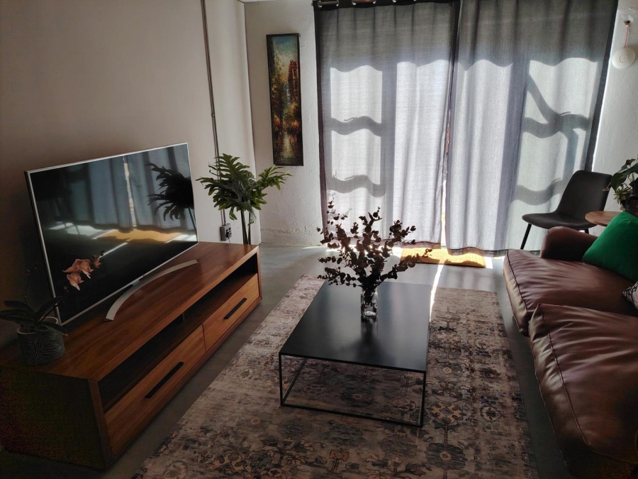 1 Bedroom Property for Sale in Loevenstein Western Cape